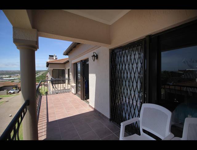 3 BEDROOM TOWNHOUSE FOR SALE IN ISLAND VIEW